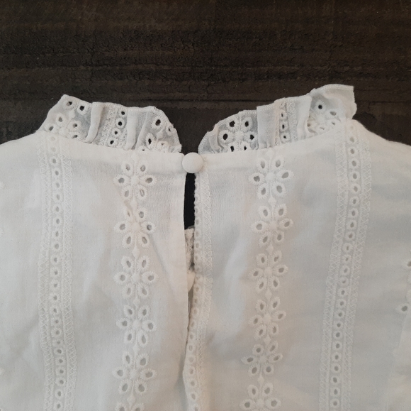 Talulah Eyelet Set - Picture 3 of 4